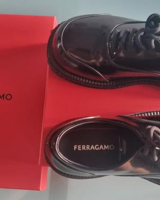 FERRAGAMO stringate in pelle lucida Unisex 