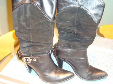 Stivali a fibbia della Bata nuovissimi 38 Marroni