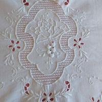 lenzuolo matrimoniale ricamato con federe