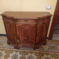 Credenza in stile