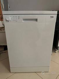 Lavastoviglie Beko DFN05311W