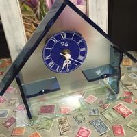 Casetta di vetro porta soprammobili con orologio