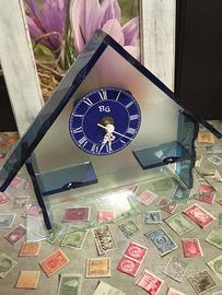 Casetta di vetro porta soprammobili con orologio