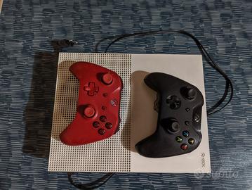 Xbox One S + Due joystick 