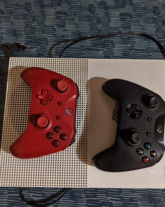 Xbox One S + Due joystick 