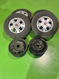 Cerchi gomme borchie