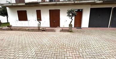 2 LOCALI A MASSA LOMBARDA