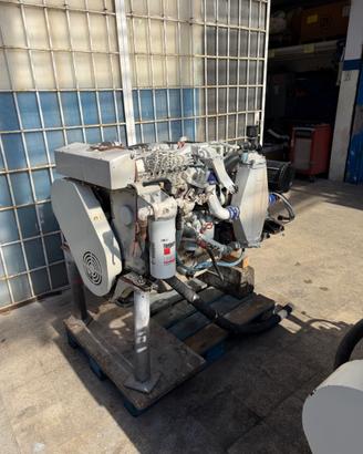Motore entrobordo CUMMINS