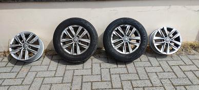 2 pneumatici 195/65 R15 + eventuali 4 cerchi R15