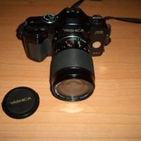 Yashica F108 con obiettivo 35/80