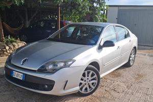 Renault Laguna con gancio traino pari al nuovi