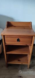 Comodino in legno 