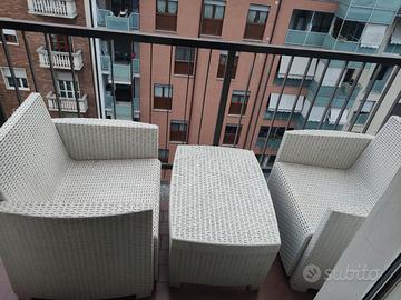 sedie e tavolino da balcone 