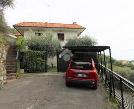 VILLA A SCHIERA A MONEGLIA