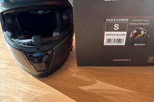 Casco befast in fibra di carbonio