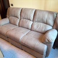 Divano tre posti con alzate elettrica