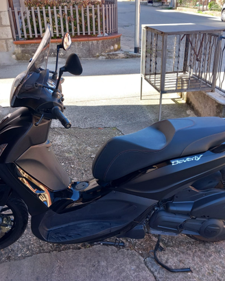 Scooter Beverly 300
