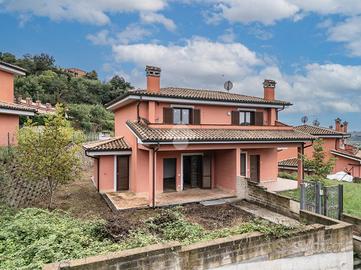 PORZIONE DI BIFAMILIARE A CAMPAGNANO DI ROMA
