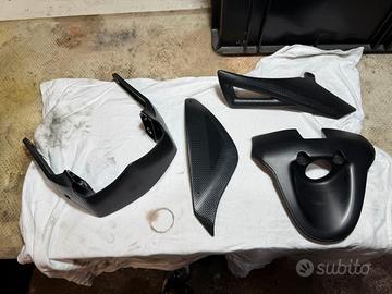 Plastiche MV Brutale 910 e ricambi vari per moto