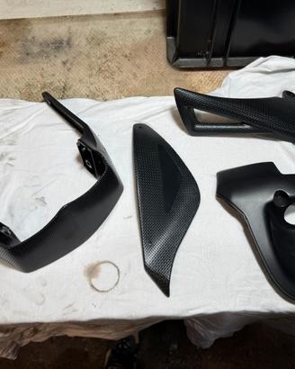 Plastiche MV Brutale 910 e ricambi vari per moto