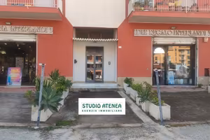 Villaggio Mosè Locale Commerciale Ampia Metratura