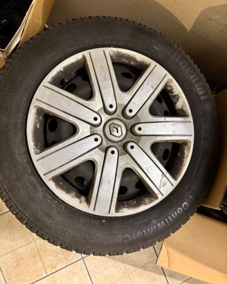 Pneumatici invernali 195/65 R15 + cerchi