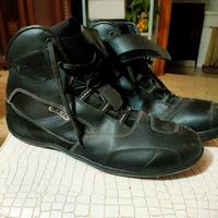 2paia scarpe da moto n. 47