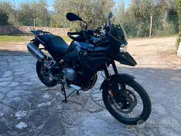 BMW F850 GS Triple Black '23 VALIGE OMAGGIO