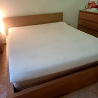 letto matrimoniale con materasso e cassettiera