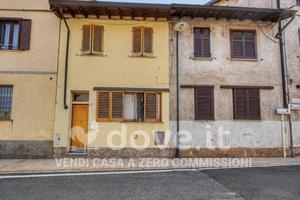 Casa indipendente di 100 m² con 3 locali e box aut