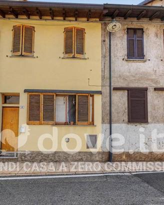 Casa indipendente di 100 m² con 3 locali e box aut