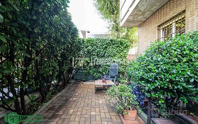 ESCLUSIVO E AMPIO QUADRILOCALE CON GIARDINO PRIVAT