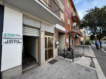 NEGOZIO A ALBANO LAZIALE