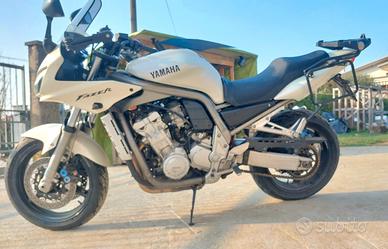 Yamaha Fazer 1000 bianco perlato 