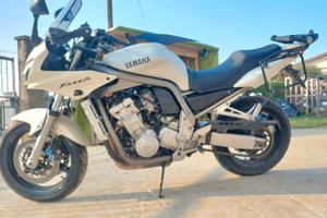 Yamaha Fazer 1000 bianco perlato 