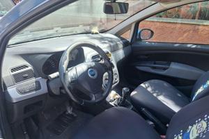 FIAT GRANDE PUNTO 2006 1.3 MJT € 900