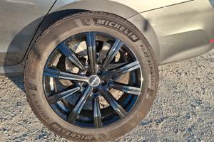 cerchi lega r19 con gomme termiche