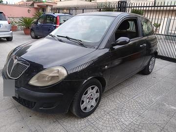 Lancia ypsilon 1.2 gpl
