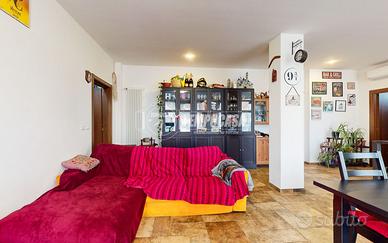 PORZIONE DI BIFAMILIARE RISTRUTTURATA SU DUE LIVEL