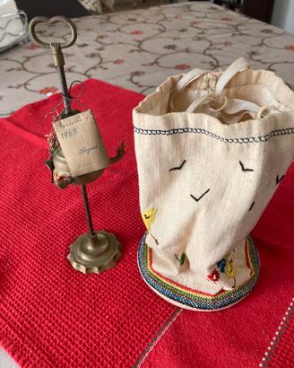 Lucerna antica con sacchettino Vintage