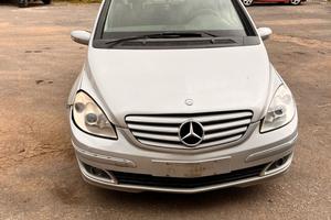MERCEDES CLASSE B 180 RICAMBI USATI GARANTITI