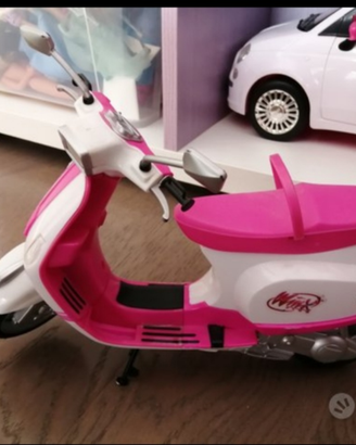 Scooter Vespa Special Winx + Bambola Winx Bloom