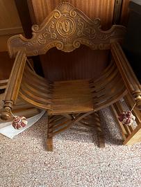 Sedia Savonarola d'Epoca in Legno Intagliato – Sti