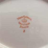 Servizi piatti d'epoca.