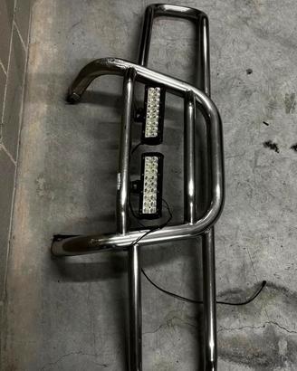 Bull bar inox con doppia barra LED