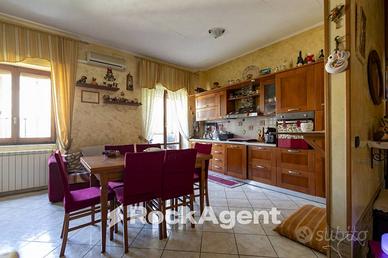 TRILOCALE IN IN PROSSIMITÀ DEL C