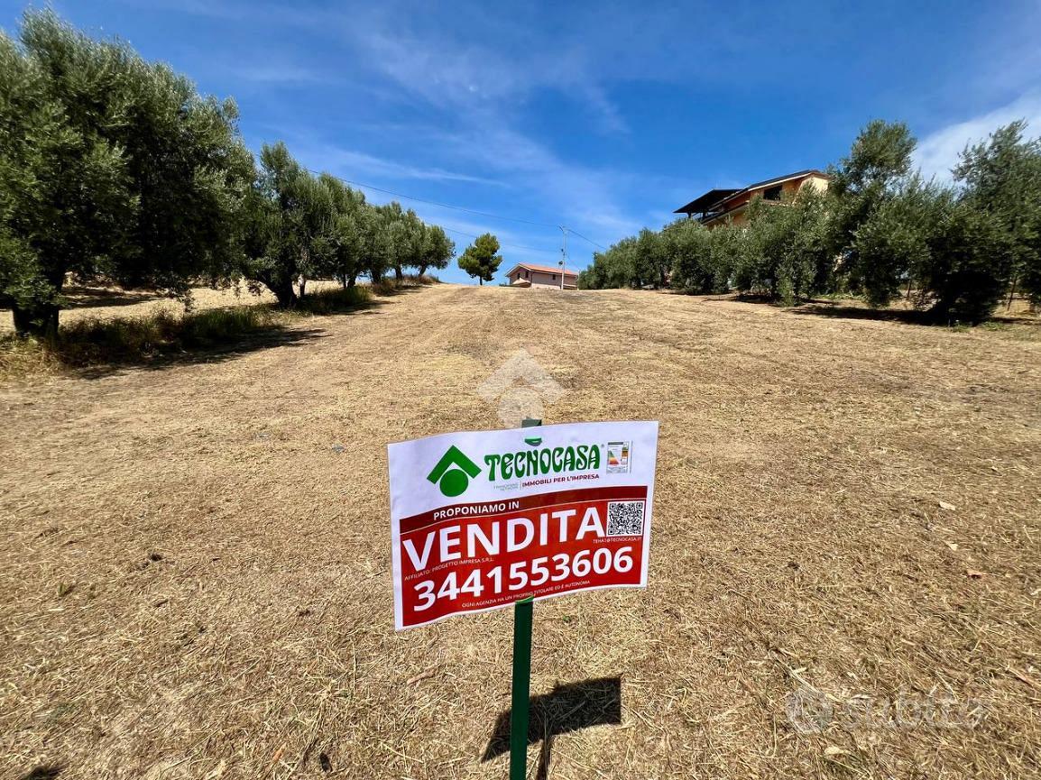 TERRENO A MOSCIANO SANT'ANGELO - Vista 2