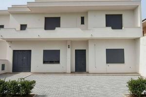 VILLA INDIPENDENTE BIFAMILIARE