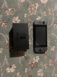 Nintendo switch Nera con 5 giochi e custodia