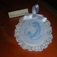 Capoculla per bebè punto croce Madonnina celeste